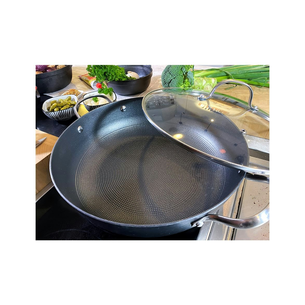 Satake Sauteuse Leicht Gusseisen Mit Honeycomb Antihaftbeschichtung Ø30 Cm
