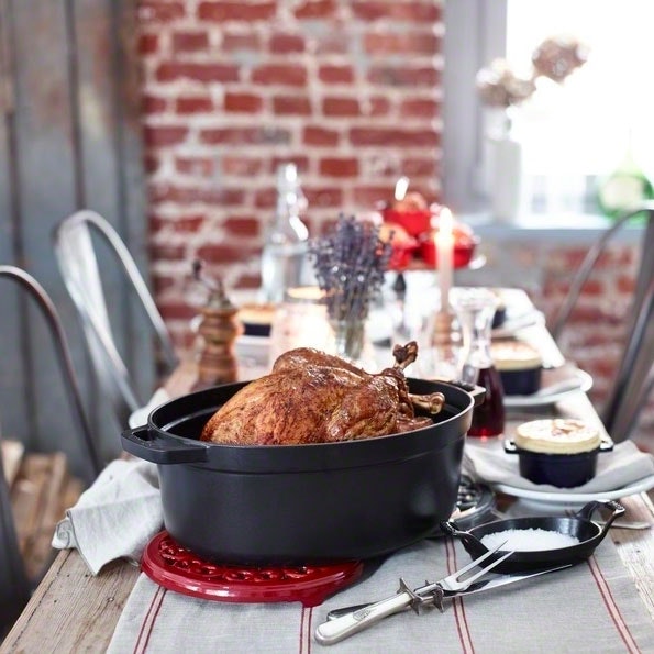 Staub Oval Kochtopf Aus Gusseisen 8 L, Kirsche